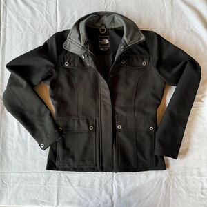 The North Face Women's Jacket, Classic 4 (four) Pocket Utility Waterproof Coat S